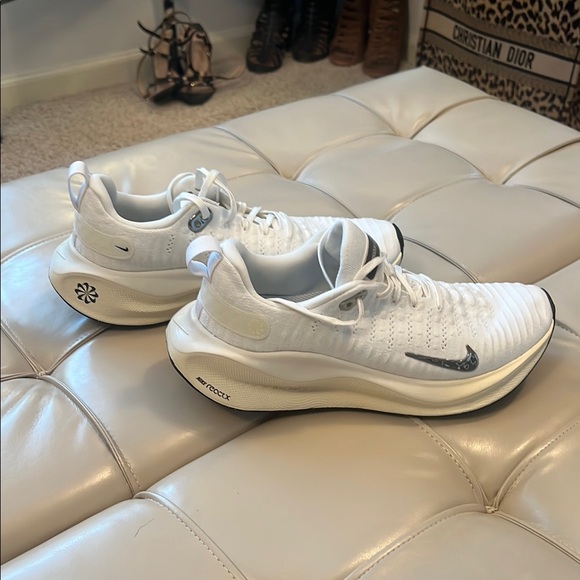 Nike White Athletic Sneakers - Picture 1 of 6